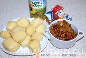 Ziemniaki smażone z kurkami w wolnej kuchence