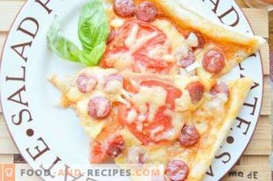 Pizza z polowaniami i pomidorami