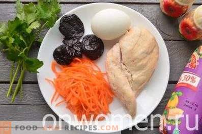 Ensalada de pollo, ciruela y zanahoria coreana