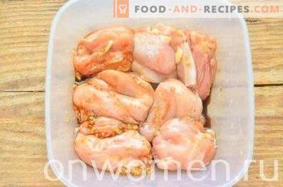 Kurczak w śmietanie i sos sojowy w piekarniku