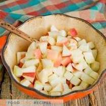 Gulasz warzywny z jabłkami na zimę jest niezwykły i bardzo smaczny